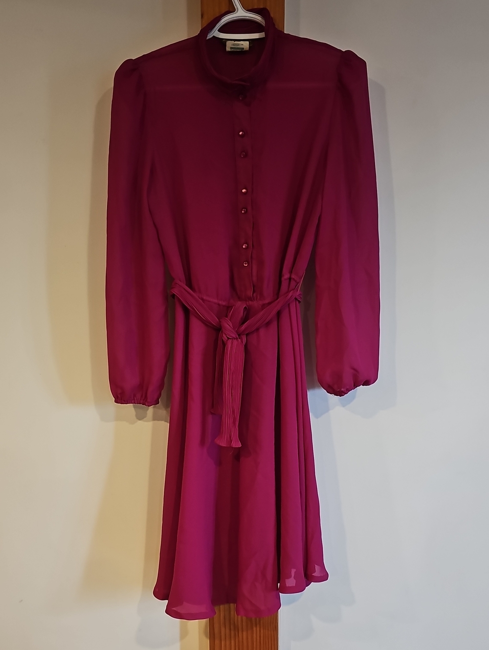 Women’s Vintage 70s Fuchsia Long-Sleeve Tie-Waist Dress